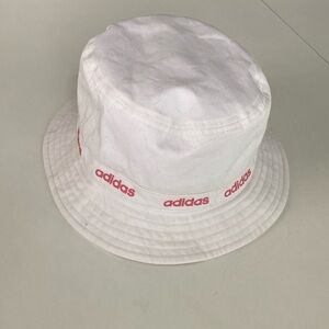 Adidas bucket hat